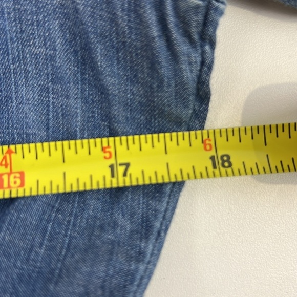 Guess two-tone Denim Chambray Pearl Snap  Blouse - Picture 7 of 12